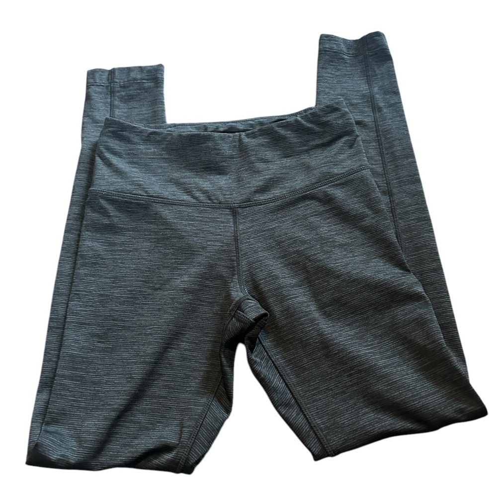 Mondetta athletic pants in a size XS. Back zipper pocket, good condition